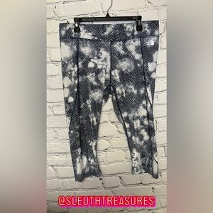 The North Face Yoga Leggings Capri Pants Women’s Size XL Multicolor